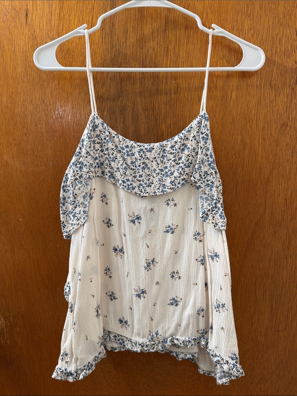 American Eagle Outfitters Cream Floral Cami with Blue Accents - Picture 3 of 4